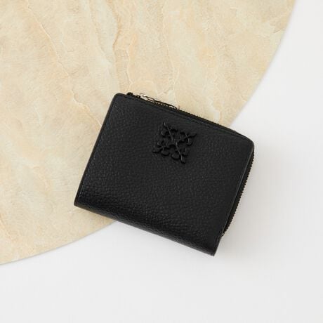 RpNgŎ[͂AiȈۂ̂zT̕Ƀsb^ȃACeBy|CgzEmOv[gfUC̃ANZgɁEV{̂郌U[ō̂ہE傫߃TCỸJ[h[łt[|PbgERCP[XADꂪꂼ2ɕĐڂ₷ydlzD~2J[h|Pbg~6K~1id؂肠jt[|Pbg~3yJ[\Lz̃J[͒PF^CvłEBlack2EGrayBeige2ED.BrownETealGreenEPinkEBordeaux̃J[͊OƓ̐FقȂoCJ[^CvłEiBlack/BEjOubN/x[WEiGrayPKjOO[/sNEiGrayBE/GRjOO[W/O[EiD.Brown/GYjOuE/O[yӎzE{vgpî߃V̂镔ALY镔ƁAɂĐ܂ꂽ̌̂Ȃł͂̌܂BEvv̕\͂Iт͂ł܂B\ߓVRfނł邱Ƃ̏エߒ悤肢܂BE܂G▀CɂFmւ̐Fڂ肪\܂BMade in Japan---------------------------Cɓo^߂Ă܂EîCɓo^FJ[̍ēגʒmE݌ɐP_̒ʒmEZ[ʒm󂯎܂BEuĥCɓo^FV쏤iēׂȂǂ̃uh̏󂯎܂B