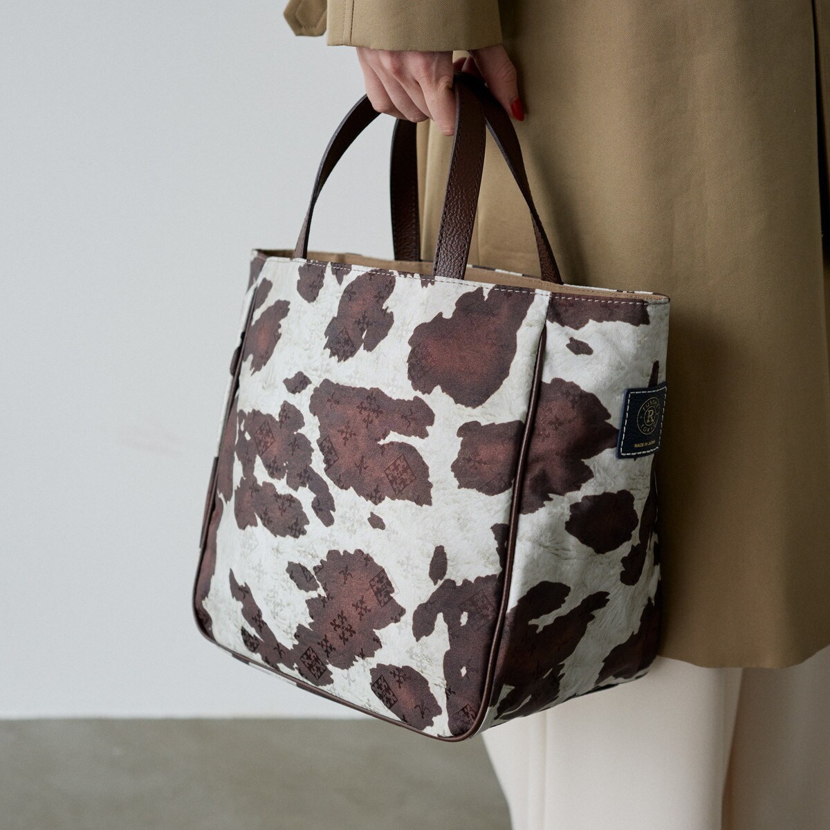 新品・未使用 ラシット russet 8ポケットマルチウェイバッグ ネイビー  