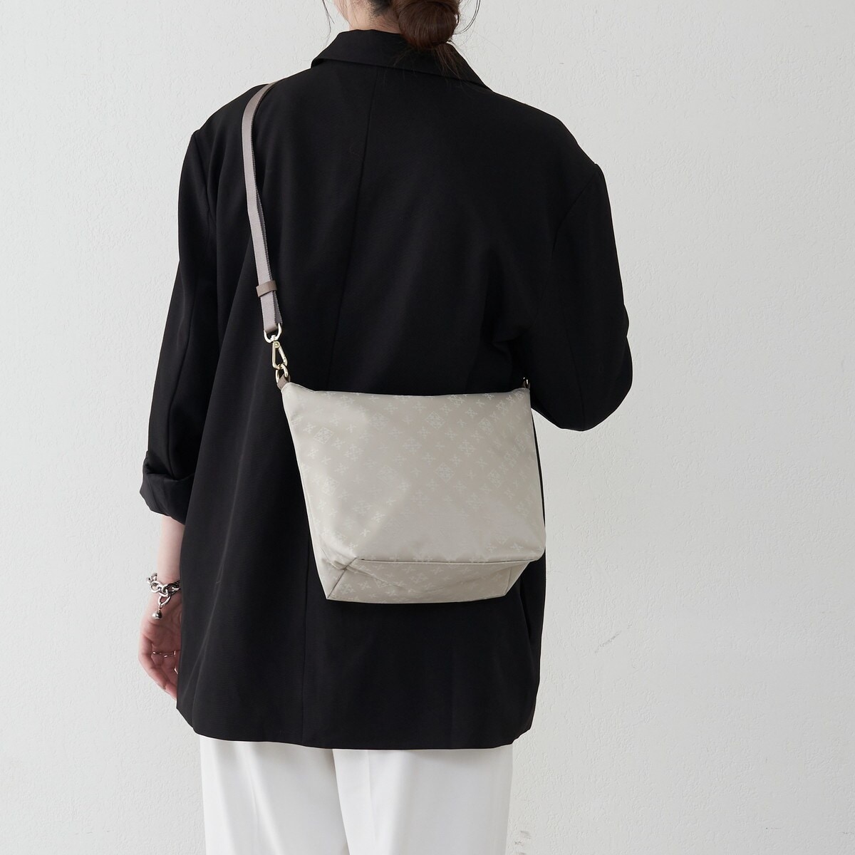 【新品・正規品・タグ付き】カゴシンプルショルダーバッグ（CE-1552）Gray 新品・正規品・タグ付き】カゴシンプルショルダーバッグ（CE