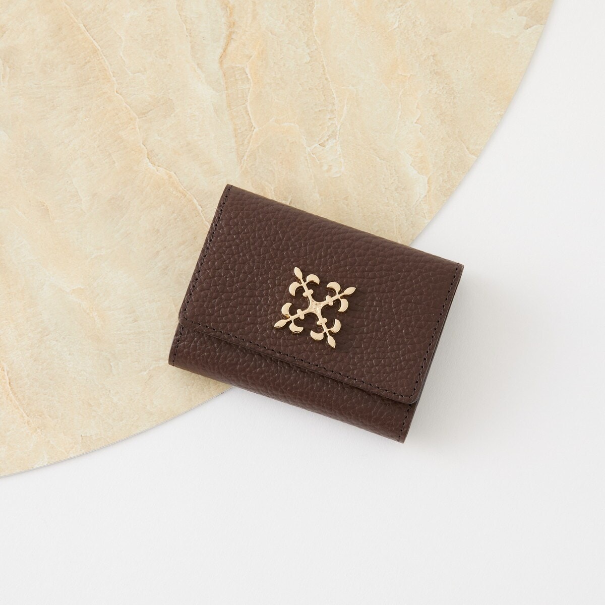 ラシット(russet) 二つ折り財布・三つ折り財布 の一覧 | マルイウェブ