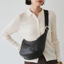 ラシット(russet)の【SNS人気商品】ソフトレザーラウンドショルダーバッグ〈UNISEX〉(CE-1326)