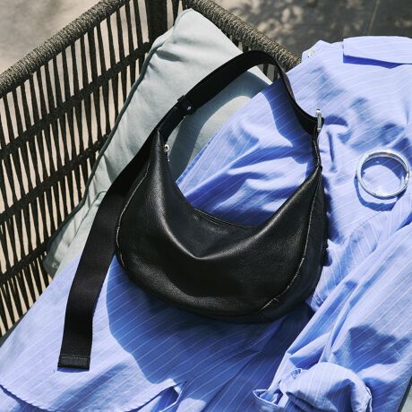 ソフトレザーラウンドショルダーバッグ〈UNISEX〉(CE-1326)