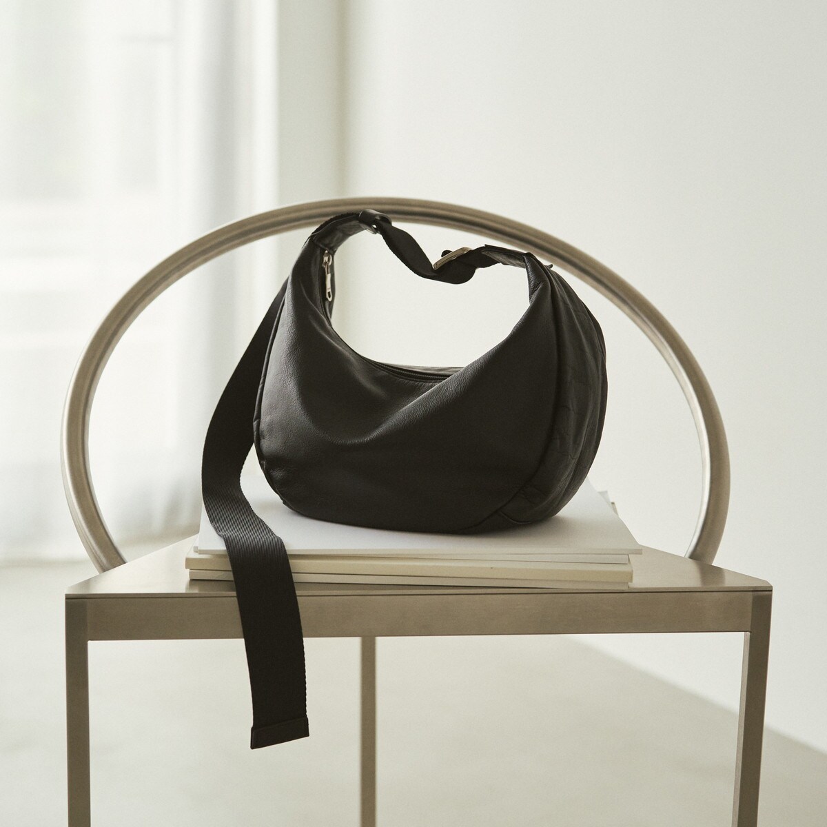 【russet】ソフトレザーラウンドショルダーバック(CE-1326) SNS人気商品】ソフトレザーラウンドショルダーバッグ〈UNISEX〉(CE