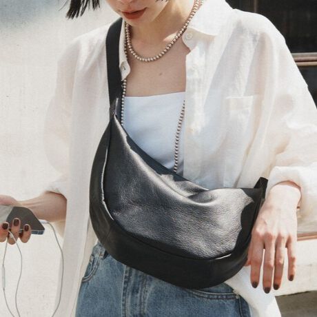 SNS人気商品】ソフトレザーラウンドショルダーバッグ〈UNISEX〉(CE  