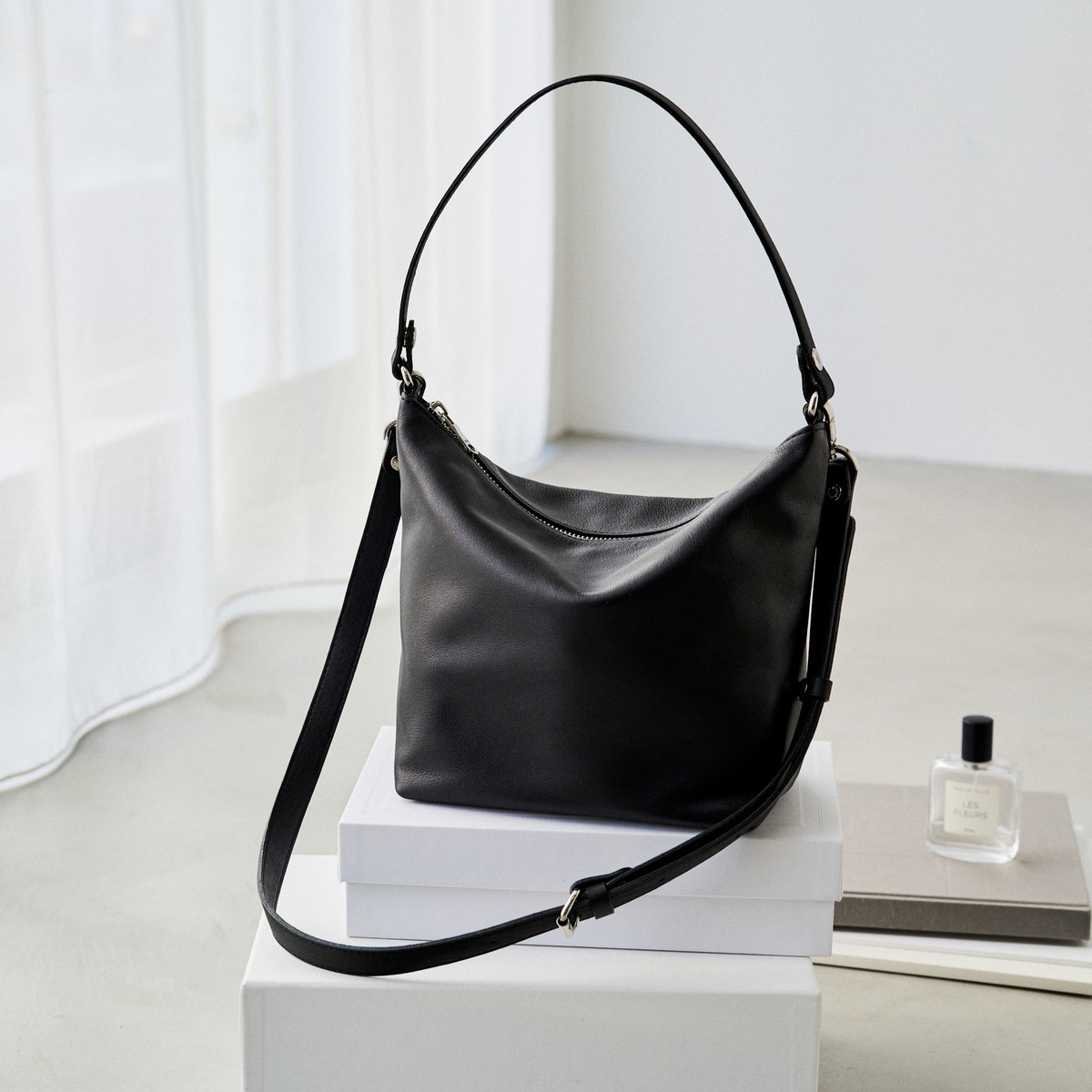 3/4～価格改定》ソフトレザーシンプルショルダーバッグ (CE-1328-WEB