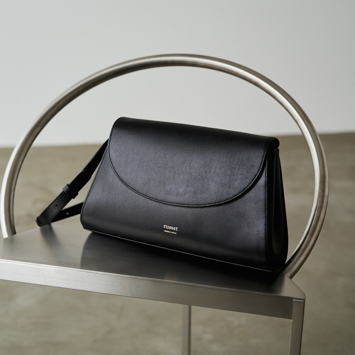 2024AW】レザーフラップショルダーバッグ(CE-1411) | ラシット(russet