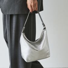 ラシット(russet)のソフトレザーシンプルショルダーバッグ【シルバー】(CE-1462)