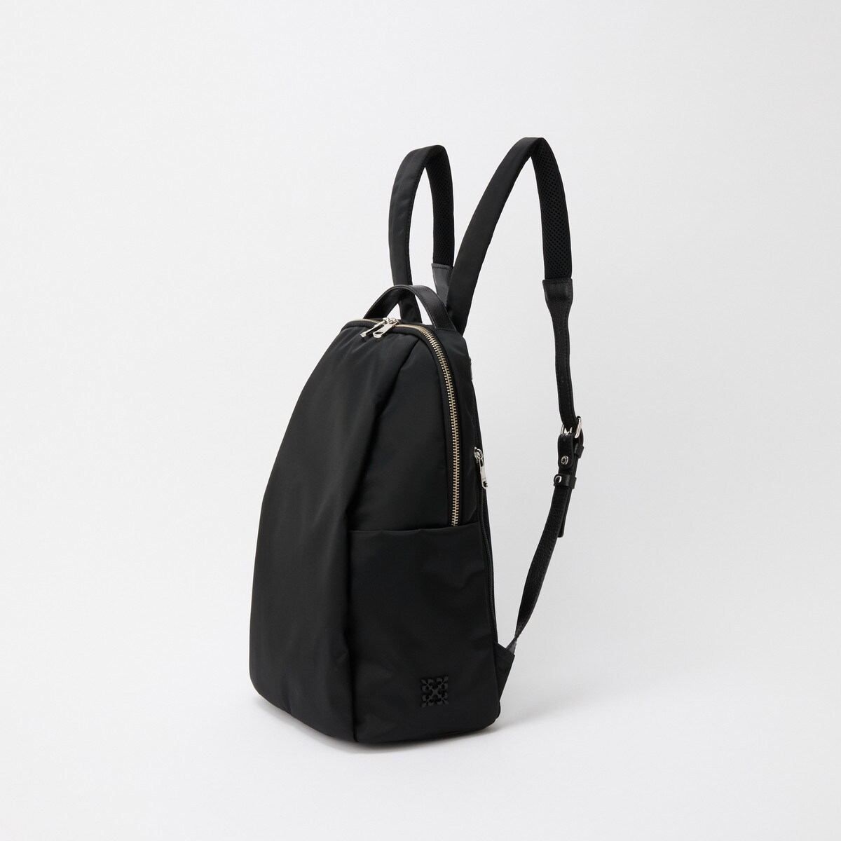 背面メッシュ仕様＞クラウズナイロンリュックサック(CE-1499