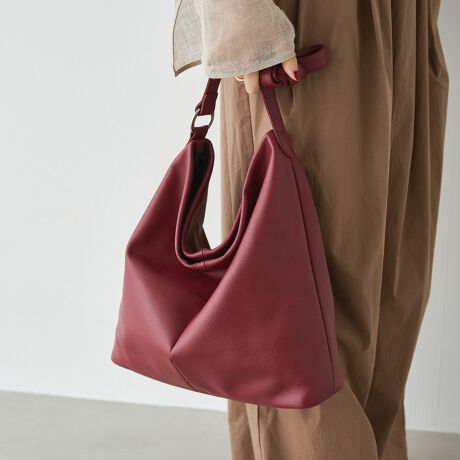 -fUC-\tgU[Ȃł͂̂Ɗ킢炵V_[obOBA4TCYTCYŁAgrWlXpobO܂ŕLV[Ŋ􂵂܂B΂ߊ|\Ȃ̂ŁA]Ԉړ̑ɂ߁BJ[oG[VLxŁAĩX^Cɍ킹ăJ[Iт܂BɃV_[ɂ́AobO`[Ȃǂ₷悤ۂ̗pĂāAghACeɎdグĂ܂B-f-\tgU[iVNHj@\ۂȂA̎X̌`Ƀ`W郉Vbg̐VԑfށB{̋vgpĂ܂BV{ƌĂ΂VVNH{Aʏ̃\tgU[肳ɏ_炩GłB[̖ڈEzE500mlybg{gE܂ݎPEA4NAt@CEɖ{ECN|[`E^InJ`|Pbg|PbgFI[v|Pbg~2At@Xi[|Pbg~1yӎzE{vgpî߃V̂镔ALY镔ƁAɂĐ܂ꂽ̌̂Ȃł͂̌܂BEvv̕\͂Iт͂ł܂B\ߓVRfނł邱Ƃ̏エߒ悤肢܂BE܂G▀CɂFmւ̐Fڂ肪\܂BMade in Japan---------------------------Cɓo^߂Ă܂EîCɓo^FJ[̍ēגʒmE݌ɐP_̒ʒmEZ[ʒm󂯎܂BEuĥCɓo^FV쏤iēׂȂǂ̃uh̏󂯎܂B