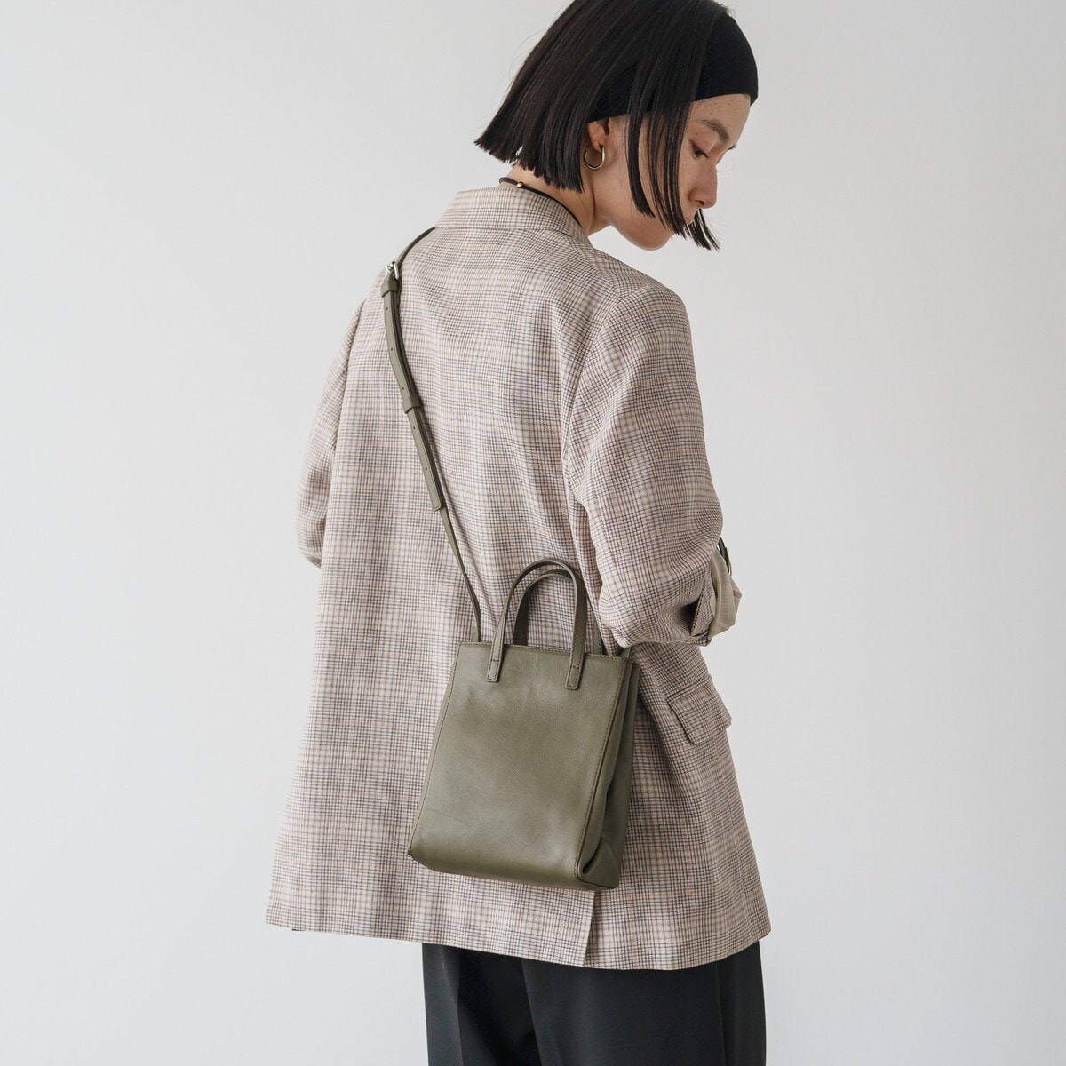 新品未使用　russet レザーミニトートショルダーバッグ CE-1503 2025SS新作】＜UNISEXアイテム＞レザーミニトートショルダーバッグ(CE