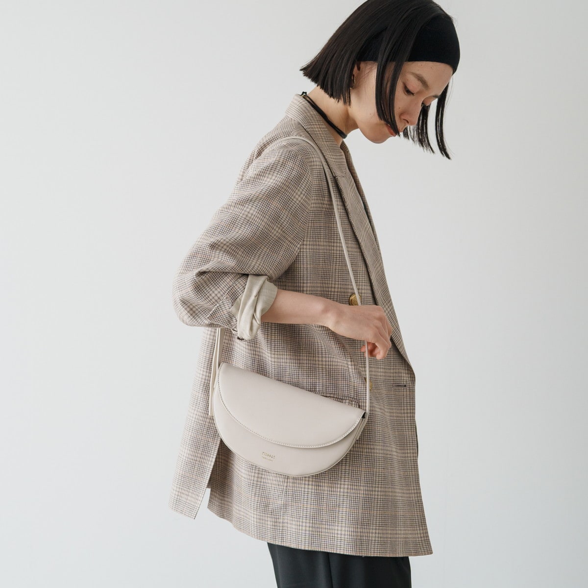 2025SS新作】レザーハーフムーンミニショルダーバッグ(CE-1525