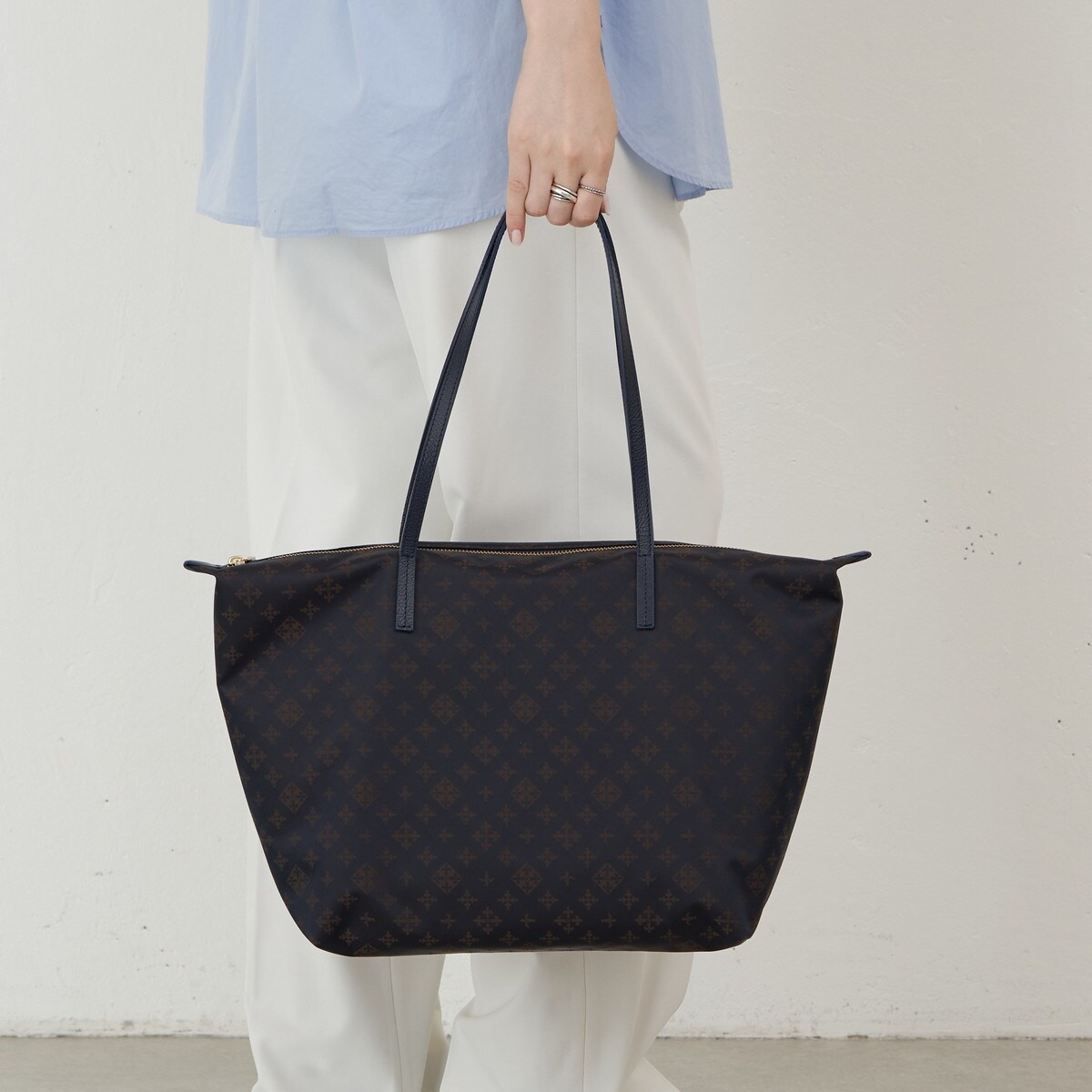 新品未使用russetトートバッグ保管袋付きA4サイズ対応 Amazon | [ラシット] A4サイズ対応］レザーシンプルトートバッグ