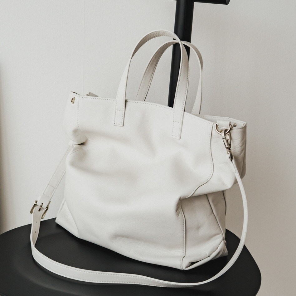 人気のSHOPPERがアップデートして再登場］レザー2WAYトートバッグ(CE