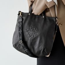 ラシット(russet)の【名品】レザー 2wayトートバッグ〈エンボスモノグラム〉(CE-1611)