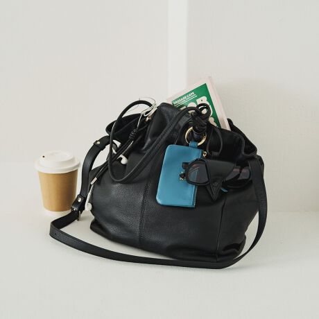 [^:RUZ1052121A0005]2025AWsWEB LimitedtICXgA菤iłBubNƃAC{[9X܂֓ח\łi7/1݁jdɂAvCx[gɂBǂȃV[ɂƂȂށA~j}ŐꂽU[g[gBʂƂfUĆA킹镞I΂R[fBl[gɎRƗn݂܂B|łnhɉāA΂ߊ|łV_[xgt2WAYdlBוA󂯂Ƃɂ􂵂Ă܂Bʋ΂ɂ͌|ŃX}[gɁAx̓tɎ΂ߊ|ŁBς邾ŁAX^CO̕L܂B{vȂł͂̏_炩ȕ́AgтɎɓ݁AoNωŷ݂ЂƂɁBɂ肰Ȃ㎿ꂽɂ߂łBy|CgzEA4TCYcǂłAʋ΂ɂS̎[́E{vȂ520gƌyʂŁA₷dオE炩ȃU[ƂƂtHŁAȂꂽۂɁE͌ѕRdlB΂Ɏg΍̂ו[\ydlzEt̃nhƁA΂ߊ|xĝQWAYE|PbgFt@Xi[|Pbg~1AI[v|Pbg~2EO|PbgFt@Xi[|Pbg~1yfށz\tgU[iVNHj@\ۂȂA̎X̌`Ƀ`W郉Vbg̐VԑfށB{̋vgpĂ܂BV{ƌĂ΂VVNH{Aʏ̃\tgU[肳ɏ_炩GłByJ[WJzEAC{[iIvoryjEubNiBlackjEO[iGrayjELiCameljyӎzE{vgpî߃V̂镔ALY镔ƁAɂĐ܂ꂽ̌̂Ȃł͂̌܂BEvv̕\͂Iт͂ł܂B\ߓVRfނł邱Ƃ̏エߒ悤肢܂BE܂G▀CɂFmւ̐Fڂ肪\܂B2025AWsWEB LimitedtICXgA菤iłBubNƃAC{[9X܂֓ח\łi7/1݁jdɂAvCx[gɂBǂȃV[ɂƂȂށA~j}ŐꂽU[g[gBʂƂfUĆA킹镞I΂R[fBl[gɎRƗn݂܂B|łnhɉāA΂ߊ|łV_[xgt2WAYdlBוA󂯂Ƃɂ􂵂Ă܂Bʋ΂ɂ͌|ŃX}[gɁAx̓tɎ΂ߊ|ŁBς邾ŁAX^CO̕L܂B{vȂł͂̏_炩ȕ́AgтɎɓ݁AoNωŷ݂ЂƂɁBɂ肰Ȃ㎿ꂽɂ߂łBy|CgzEA4TCYcǂłAʋ΂ɂS̎[́E{vȂ520gƌyʂŁA₷dオE炩ȃU[ƂƂtHŁAȂꂽۂɁE͌ѕRdlB΂Ɏg΍̂ו[\ydlzEt̃nhƁA΂ߊ|xĝQWAYE|PbgFt@Xi[|Pbg~1AI[v|Pbg~2EO|PbgFt@Xi[|Pbg~1yfށz\tgU[iVNHj@\ۂȂA̎X̌`Ƀ`W郉Vbg̐VԑfށB{̋vgpĂ܂BV{ƌĂ΂VVNH{Aʏ̃\tgU[肳ɏ_炩GłByJ[WJzEAC{[iIvoryjEubNiBlackjEO[iGrayjELiCameljyӎzE{vgpî߃V̂镔ALY镔ƁAɂĐ܂ꂽ̌̂Ȃł͂̌܂BEvv̕\͂Iт͂ł܂B\ߓVRfނł邱Ƃ̏エߒ悤肢܂BE܂G▀CɂFmւ̐Fڂ肪\܂B