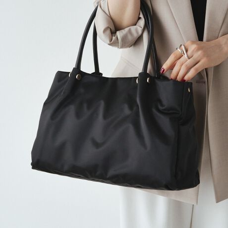 [^:RUZ1052121A0007]2025AWڂAg肵BȎOwg[gobOyfUCz炩Ȍ򊴂ƁAJ[O͂̃g[gobOBiȃiCfނR[fBl[gɂ肰Ȃ؂YĂ܂B3̎[Xy[XɕꂽOw\BzA|[`AX}zcȂǂ̕KiƎdłāAobO̒܂Bƌ̂ɁAC킸gTCY͂łBuƊvƁupvǂAg[gobOBZɁAڂꂽobOŐSn悢]TvXĂ݂܂񂩁Hy|CgzEו̎d₷Ow\̓Eʋ΂ɂxɂg₷RpNgȌځ~eʁEt@Xi[tC|PbgŖhƐEnh͓ɂ܂̂ŁA΂ߊ|̍ۂɂydlzEV_[xgO\2WAYdlEԌF}OlbgEt@Xi[E|PbgFt@Xi[|Pbg~1AI[v|Pbg~2E500mlybg{gAA4TCỸNAt@C[\yfށzBlackEGrayVbgƎJiCTenuNEYiCvBxAyď_炩̂ŁATeD̏iȌ򊴂oĂ܂Bn\ʂɎ㝛H(){Ă邽߁ẢJ≘ɋ̂ꂵ|CgB㝛H͌oNɂČʂ͔Ă܂܂BBlack/NavyVbg̑㖼Ƃ鐶nuiCWK[hvBmOWK[hDŕ\ĂA㝛H{Ă܂ByӎzE{vgpî߃V̂镔ALY镔ƁAɂĐ܂ꂽ̌̂Ȃł͂̌܂BEvv̕\͂Iт͂ł܂B\ߓVRfނł邱Ƃ̏エߒ悤肢܂BE܂G▀CɂFmւ̐Fڂ肪\܂Bmade in Japan---------------------------Cɓo^߂Ă܂EîCɓo^FJ[̍ēגʒmE݌ɐP_̒ʒmEZ[ʒm󂯎܂BEuĥCɓo^FV쏤iēׂȂǂ̃uh̏󂯎܂B