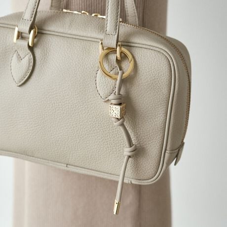 [^:RUZ1052289A0004]y2025AWzobOɗhAȃANZgBmbg`[tƃ^p[cgݍ킹AlɎobO`[BobOɓY邾ŁAVvȑɕ\vX܂ByfUCẑ郌U[R[hAтɌy₩ɗhāA肰Ȃ؂₩Y܂BmO܂ꂽ^p[cƋPAiȃANZgvXBɁAJri̋tŃobOւ̎tX[YłBy|CgzEIIt킸gA悢݊EG߂킸R[fBl[gɓރJ[pbgEMtgɂ߂̃ACeEnF̃obOƍ킹ēꊴôɁAƊCzBCɓ̃obOɁA㎿ȃANZgYĂ݂ẮByJ[WJzEubNiBlackjEuEiBrownjEO[WiGrayBeigejEsNiPinkjE{h[iBordeauxj----------------------------------------------------Cɓo^߂Ă܂BEîCɓo^FJ[̍ēגʒmE݌ɐP_̒ʒmEZ[ʒm󂯎܂BEuĥCɓo^FV쏤iēׂȂǂ̃uh̏󂯎܂B