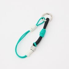 ラシット(russet)の［ノットモチーフ×メタルパーツ］パラコードバッグチャーム(Z-224)