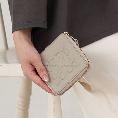 [^:RUZ1052281A0005]y2025AWzmÕG{XۓIȃfUCɁAEht@Xi[ŃX}[gȈۂvXBV[Ỹn[tEHbg┖AobO̒ł΂ɂXȐ݌vłBt@Xi[ɂ̓U[̃O̗pAJ₷fUC̃ANZgɂVvȂ炱肪AɊYRpNgȃEHbgłBPOINTE݊̂郂mOG{XE炩㎿ȃU[gpE[𕪂₷J[h|Pbg&{bNX^KꁃdlD~1J[h|Pbg~4K~1t[|Pbg~3J[\LEubNiBlackjEO[WiGrayBeigejyӎzE{vgpî߃V̂镔ALY镔ƁAɂĐ܂ꂽ̌̂Ȃł͂̌܂BEvv̕\͂Iт͂ł܂B\ߓVRfނł邱Ƃ̏エߒ悤肢܂BE܂G▀CɂFmւ̐Fڂ肪\܂B----------------------------------------------------Cɓo^߂Ă܂BEîCɓo^FJ[̍ēגʒmE݌ɐP_̒ʒmEZ[ʒm󂯎܂BEuĥCɓo^FV쏤iēׂȂǂ̃uh̏󂯎܂B