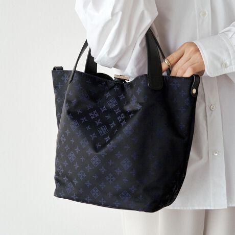 [^:RUZ1052221A0003]ƊƉ؂₩AɁBiȘȂ܂Ǝp˔Aꂢ߃iCg[gB肰Ȃ؂€YĂ郂mOA̃X^CRɊiグĂ܂ByfUCzۂ݂}ƂtHɁAc̃VGbggݍ킹邱ƂŁAꂽۂɁB{fBɂ̓Vbg̃mOiCWK[hfނBȂ痎g[ŁA咣R[fɒa܂Bnhɂ̓U[炢An̂fUCɎdグ܂BJɂrusset̃SS[h̃v[gp[cgpBS[h̋Ƃۂɂ܂Ƃ߂Ă܂By|CgzEʋ΂₫Ɗ̗~oɂ傤ǂAiȃiCobOEׂȂnh́AɃtBbg₷₷ɂzEJRƋŕ߂邱ƂŁAӂƂVGbgydlzES[hEO\ȃU[xgt2WAYdlE|PbgFI[v|Pbg~1At@Xi[|Pbg~1EO|PbgFt@Xi[|Pbg~1yJ[WJzElCr[iBlack/NavyjEuEiPurple/BRjEGNiEcruj----------------------------------------------------Cɓo^߂Ă܂BEîCɓo^FJ[̍ēגʒmE݌ɐP_̒ʒmEZ[ʒm󂯎܂BEuĥCɓo^FV쏤iēׂȂǂ̃uh̏󂯎܂B