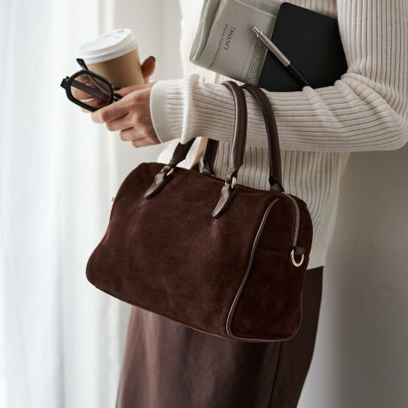 [^:RUZ1051623A0001]2025AWNVJȃtHƃXG[h̎Aiƃ[h𗼗2WAY~j{XgBƊ̂X^CAJWAX^C܂ŕL􂵂܂BRpNgȂƎ[͂AɊYACełByfUCz[ȃVGbgɃXG[h̏_炩ȕ\|킹fUCBňۂς2WAYdlŁANVJɂy₩ɂX^CO\łBL߂̃}`Ƒ傫Jt@Xi[ԌŁAڈȏ̎[͂BԂȂfC[ɗTCYłBy|CgzEnhłV_[łg2WAYdlERpNgȂ500mlybg{gⒷz[\EXG[hȂł͂̎AH~X^CɃb`ȃjAXvXEt@bVƎp˔AV[YXŎg~j{XgydlzE{̂ɍ킹J[`CXBiO[Vo[AuES[hjEV_[xgti\F106.5`131.5cmjEJFt@Xi[E|PbgFI[v|Pbg~2At@Xi[|Pbg~1EO|PbgFt@Xi[|Pbg~1yfށz{̋vXG[hgpB炩ȎGƉŝFŁAgނقǂɕA̕\ւƈĂ܂BVRfނȂł͂̌؂FEѕ݂̌̍_Ƃ̖͂łByJ[WJzEuEiBrownjcԂ݂ттuEɃS[h킹Ab`ŉ؂₩ȈۂɁBH~̑߂鑶݊̂J[BEO[iGrayjcX[L[ȃO[ɃVo[킹VbNȐFBsIŐꂽ͋Co܂BMade in JapanyӎzEn̓ACňߗޓɐFڂ肷\܂BEԂł̖CAJȂǔGꂽԂł͓ɒӂKvłBJȂǂŔGꂽꍇ́Azŏo邾ĉB݂JřɂȂ܂BENёfނ̂߁AzR≘ꂪ₷_ɒӂKvł₷̂ŁAXG[hp̖hXv[ŎOɖh~邱Ƃgp͒JȃubVOKvłB----------------------------------------------------Cɓo^߂Ă܂BEîCɓo^FJ[̍ēגʒmE݌ɐP_̒ʒmEZ[ʒm󂯎܂BEuĥCɓo^FV쏤iēׂȂǂ̃uh̏󂯎܂B