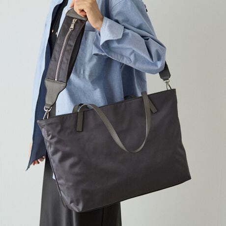 [^:RUZ1052321A0002]y2025AWzuVvɌāAЂƃNZobOBv傫߃TCYȂAׂ߃nhŉؚɌoX́Bx[VbNȌڂɁAV_[xg̎[fUCŗVѐSYAgɂ傤ǂ݊̂obOłByfUCz{̂̓VvŃx[VbNBV_[xgɃ}`t̎[vXA@\ƃfUCBVt@Xi[Ɏ߂^XdlŁAuhIWĩNEYiCiȌ򊴂o܂By|CgzEA4TCY]TĎ[\EV_[xgɖ20cm̎[tfUCEׂ߃nhŉؚɌoXEɋ߂^XdlEExEyNEYiCgpydlzE|PbgFI[v|Pbg~2At@Xi[|Pbg~1yfށzVbgƎJiCTenAuTHE CLOUDS NYLONvɃLeBOH{܂BxAyď_炩̂ŁATeD̏iȌ򊴂oĂ܂Bn\ʂɎ㝛H{Ă邽ߑ̉J≘ɋAʂɂ́AȂ̐oy邽߂ɃJ_[H{Ă܂ByJ[WJzEubNiBlackjc܂₩Ȍ򊴂iɉfubNBdȍATeD̂炩ȉɂāAقǂ悭y₩ȈہBE`R[O[iCharcoaljcŝjAX͂̃`R[O[B炩AO[܂ۂŁAꂽl̃X^CɎRƂȂ݂܂B----------------------------------------------------Cɓo^߂Ă܂BEîCɓo^FJ[̍ēגʒmE݌ɐP_̒ʒmEZ[ʒm󂯎܂BEuĥCɓo^FV쏤iēׂȂǂ̃uh̏󂯎܂B