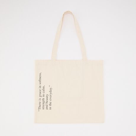 [^:RUZ1052221A0001]VvǁAtƔwBC킸ĂAbZ[WS̃g[gobOgThere is grace in softness, strength in calm, and beauty in the everyday.h@i炩ɋCiAÂɋAɔjVvȃfUCɁAbZ[WzƉfāACȂX^Cɂ悢݊vXĂ܂ByfUCzEA4TCY܂A}`̃X}[gȃtHE[ɔzpbZ[WAVvȒɌYāEƏ_炩ȃRbgfނŁAgɂ҂E߂̃nhŌ|₷Aʋ΁Eoɂy|CgzEyăCgȎ΂炸ATuobOGRobOƂĂ֗E܂肽ނƓ̃|PbgɎdA|Pb^udlE[ɏcɔzuꂽbZ[ẂAobOƏd˂ĎĂ肰ȂEmg[̔zFAǂȃR[fɂ킹₷̃X^CɁAƋCYĂ鑶݂łB---------------------------------------------------Cɓo^߂Ă܂BEîCɓo^FJ[̍ēגʒmE݌ɐP_̒ʒmEZ[ʒm󂯎܂BEuĥCɓo^FV쏤iēׂȂǂ̃uh̏󂯎܂B