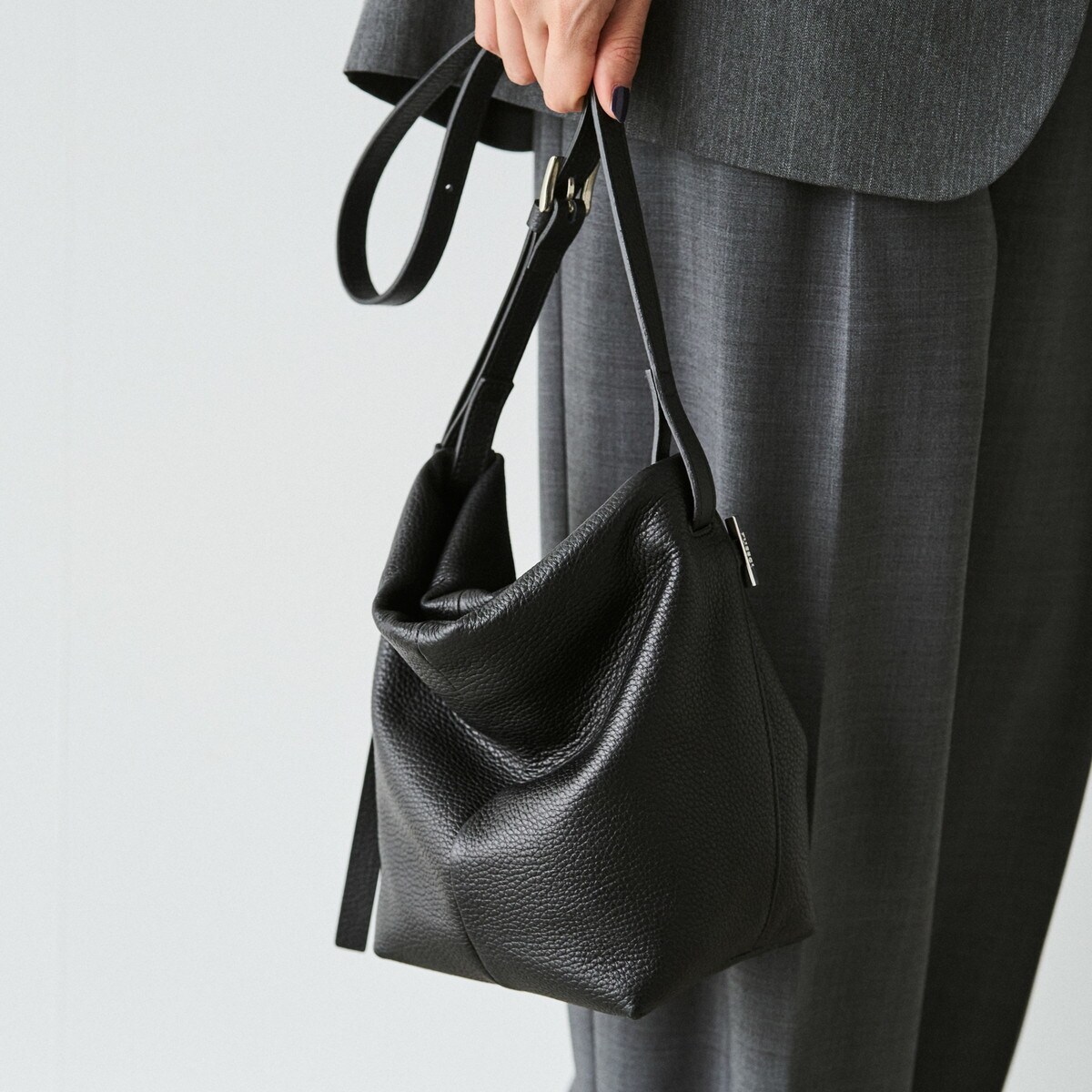 新品限定⭐ラシット✫本革×ナイロン モノグラム ショルダー バッグ 黑 入手困難 ラシット(russet) ラシット ショルダーバッグ の一覧 | マルイウェブ