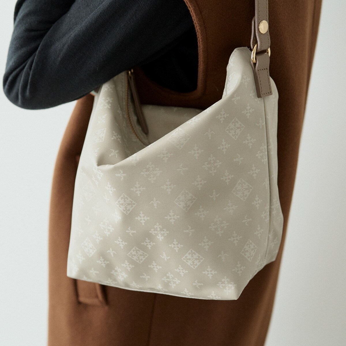 【美品】【出品11/5まで】ラシット 2WAYショルダーバッグ(CE-1366) 美品】【出品11/5まで】ラシット 2WAYショルダーバッグ(CE-1366