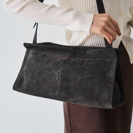 [^:RUZ1052422A0001]2025AWɐ[݂YAXG[hV_[obOBƂƂXG[hfނƁAƂXNGAtHɎ w̃XeVA[g{t@bViuȈiByfUCzƂ̃XNGAVGbǵAX^COI΂B΂߂\ȃV_[XgbvŁAɍ킹ĎςĊy߂܂B؂ւXeb`ANZgɂȂAVvȂ̊̂\ɁB}`10cmAKvȉו͂[łpIȃTCYɎdグ܂.XeV1_1_ƂŃvgĂ̂ŁACN̂ꊴɌA1iɁBy|CgzE{vXG[h̏_炩ȎŁAH~炵vXEx[VbNȂAȂꊴ̂J[WJEfUCŕKvȉו܂TCYIEIt킸g閜\fUCBGߊ肰Ȃꂽɂ҂ȃACełBydlzE7iK߂\ȃV_[xgELJt@Xi[ԌEO|PbgF}Olbg|Pbg~1E|PbgFI[v|Pbg~1EVGbgꂢɕۂĂtyfށz{̋vXG[hgpB炩ȎƉŝFAɎ邽тɐSn悢ʂ܂BR̂̃X^Cɂn݁Aɂ肰Ȃ㎿YfނłByJ[WJzEO[iGrayjcX[L[O[Al̑ɏiȔvXB̓ŕ\ςA킢[FjAXJ[BXeVvgFOpen up with all the sounds and colorsiׂĂ̋ƐFʂĊJjE_[NuEiD.BrownjcԂ݂ق̂܂񂾃uEA݂Ɛ[݂iȃJ[BȂ݂̂悢uEADRȈۂɁBXeVvgFI want to know, Where each of those dots came from,where er are goingïǂ琶܂Aǂ֌̂m肽jECG[iYellowjcƂCG[́AXG[h̕ƍ킳AH~̑ɂ҂݂̂o܂BXeVvgFDont't crowd, Choose solitudeiQȁAǓƂIׁjyӎzEn̓ACňߗޓɐFڂ肷\܂BEԂł̖CAJȂǔGꂽԂł͓ɒӂKvłBJȂǂŔGꂽꍇ́Azŏo邾ĉB݂JřɂȂ܂BENёfނ̂߁AzR≘ꂪ₷_ɒӂKvł₷̂ŁAhXv[ŎOɖh~邱Ƃgp͒JȃubVOKvłBE܂A؂LY₷̂ŁAFѕ݂1_1_Ⴂ܂BXEF[h{̓yŒ΂Ǝv܂BEvg͉iIł͂ȂACoNωɂ蔖Ȃ\܂B܂Avǧ̍͂Iт܂BMade in Japan w /Tsutomu Moriya쌧zKsƓƂ̓񋒓_𒆐Sɑn슈sĂBKfUCƌAA[gfBN^[fUCi[ƂĊ􂵁AߔN̓XeVA[eBXgAAuXgNgyCeBOA[eBXgƂĊLBInstagram: @tsutomu_moriya----------------------------------------------------Cɓo^߂Ă܂BEîCɓo^FJ[̍ēגʒmE݌ɐP_̒ʒmEZ[ʒm󂯎܂BEuĥCɓo^FV쏤iēׂȂǂ̃uh̏󂯎܂B