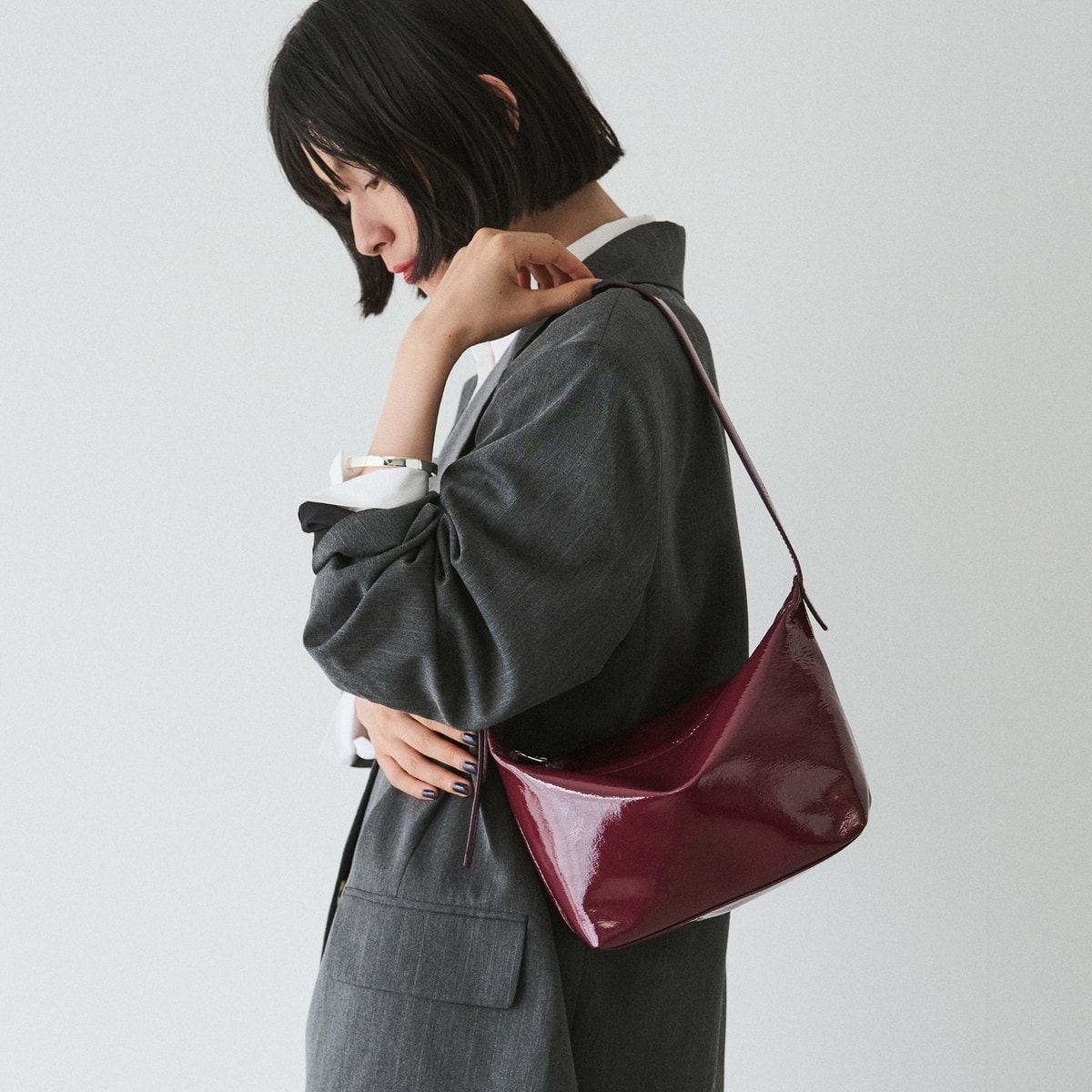 ラシット（russet）/エナメルワンショルダーバッグ(CE−1635) エナメルワンショルダーバッグ(CE-1635) | ラシット(russet) | マルイ