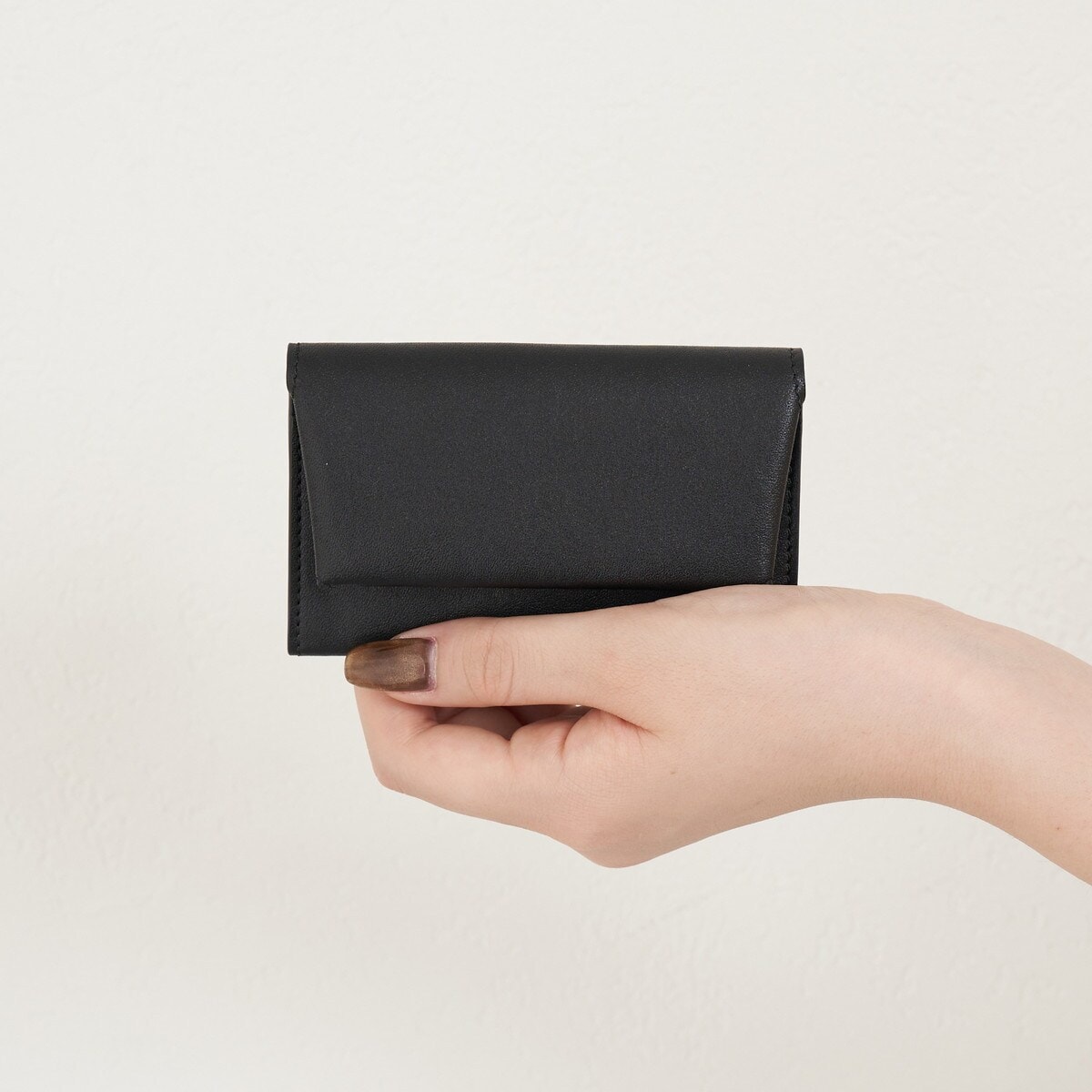 ラシット（russet）/レザー名刺ケース(SO−439) レザー名刺ケース(SO-439) | ラシット(russet) | マルイウェブチャネル