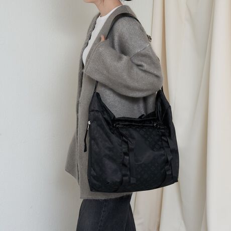 [^:RUZ1052522A0003]AEghA̋CyƁAXg₷iقǂ悭~bNX2wayV_[obOB_炩ƂtHɁAg[ł肰ȂԃmOfAjZbNXŎĂfUCłBA4PCۂAg炨o܂ŕL􂵂܂ByfUCzg[̒Ɍ̓ŃmOӂƕԁAiCWJ[hfނgpBAEghAɊ肷ȂŁAJWAR[fɂꂢ߃X^Cɂ݂܂B܂ÃobN̂݋gpĂAVvȒɂقǂ悢ANZgvXB̂ɉ悤ɑOŒ̌`ςAN^ƎRɐ܂̃CAtȂ̂ɃX^CbVȈۂ܂y|CgzEA413inchm[gPCAƂ̂[́E|E΂ߊ|Enh3ʂŎg֗2waydlE_炩ȃU[̌ĕtŁAԂ̎gpłɕSɂE傫JJƃTCht@Xi[ŁAו̏oꂪX[YEwʂɂ̓X}zoI[v|PbgzuEɂ̓ybg{gz_[ƂĂgI[v|PbgtŐ₷Ey₩ȃiCWJ[hfނŁA̒ʋ΂₨oɎg₷ydlz|PbgFt@Xi[|Pbg ~1AI[v|Pbg ~2i1̓ybg{gz_[ƂĂgp\jO|PbgFwʃI[v|Pbg ~1A4TCY[\V_[xg͒߉A|E΂ߊ|Ήnhłg2WAY݌v͑傫Jdl{TCht@Xi[Ń_CNgɓփANZX\yfށziȌƑ@ׂȃmO͂̃iCWK[hB{̐ŐDグȂ߂炩ȎƔFłBy₩ȎgSnȂ睛ÃX^Cɉ؂€Y܂ByJ[zEubNiTrv-Blackjc[ubNɃmO킹VbNȃJ[BT߂ȃRgXgŕiAN[Ń_ȕ͋Cy߂܂BEGNiEcrujcƃx[W̒Ԃ̂悤ȁA݂J[Bi`ȗD̒ɏiAy₩Ȕo܂BMade in japanyӎzE{vgṕAG▀CɂFEFڂ肷\܂̂łӂB----------------------------------------------------Cɓo^߂Ă܂BEîCɓo^FJ[̍ēגʒmE݌ɐP_̒ʒmEZ[ʒm󂯎܂BEuĥCɓo^FV쏤iēׂȂǂ̃uh̏󂯎܂B