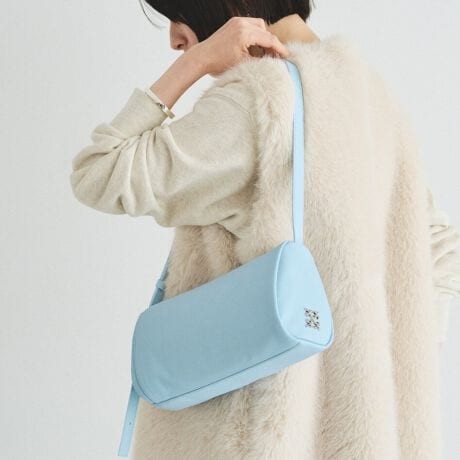 [^:RUZ1061122A0003]_炩ȃ\tgU[ŎdĂAƂۂ݂炵V_[obOBiƃJWÃoX悭A|E΂ߊ|̂ǂlɂȂ閜\ACełBKvȉו[AɌy₩ȑ݊YĂ܂ByfUCzɒtH𐶂~j}ȃfUCB̊̂ۂVGbgƁA\tgU[̎Rȉ܂āAVvȂ\LȎdオłBTChɂ̓uh̃mOv[gYAقǂ悢ANZgvXiubN͓FłVbNȈۂɁjBy|CgzE500mlybg{gŎ[łpIȃTCYEh^ɂ肪ȁgJɂh邽߁AJɃ}`݂đ傫JdlɁEXgbv͒\ŁAV_[΂ߊ|܂ŕLΉ@iAE^[̏ォłƂĊ|jEn͊OJ[ƒaFœꂵAтɋCオdオɁydlzEJFt@Xi[EO|PbgFȂEFI[v|Pbg~1At@Xi[|Pbg~1EgpFVo[yfށz炩ȎGƌy₩͂̃\tgU[Bv{̔𐶂~j}ȕ\ŁAǂȑɂRɗn݂܂BƂƂȂAقǂ̌yŃfC[Ɏ₷AVbg炱ł㎿fނłByJ[WJz]EubNiBlackjcǂȃX^CɂiɓށAx[VbNȃubNBEAC{[iIvoryjĉ݂i`J[BfjgJWAX^CîۂɁBECG[iYellowjcW炩ȃCG[BX^COɂقǂ悢邳YAtĂ͌y₩ɁAH~͍FƂĊ􂵂܂BECgu[iLight Bluejĉ郉Cgu[BVvȒȂɂƗn݁Au₩ȃANZgĂJ[łByӎzE{vgpî߁AVLYȂǈ_Ƃ̌̍܂BEv̕\͂Iт܂BVRfނ̓ƂĂBEG▀CɂFEFڂ肷\܂̂łӂBMade in Japan----------------------------------------------------Cɓo^߂Ă܂BEîCɓo^FJ[̍ēגʒmE݌ɐP_̒ʒmEZ[ʒm󂯎܂BEuĥCɓo^FV쏤iēׂȂǂ̃uh̏󂯎܂B