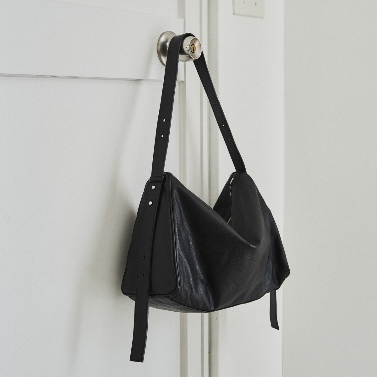 russet ラシット レザー巾着4WAYショルダーバッグ ブラック 黒 新品 レザー巾着4WAYショルダーバッグ （ショルダーバッグ）｜russet