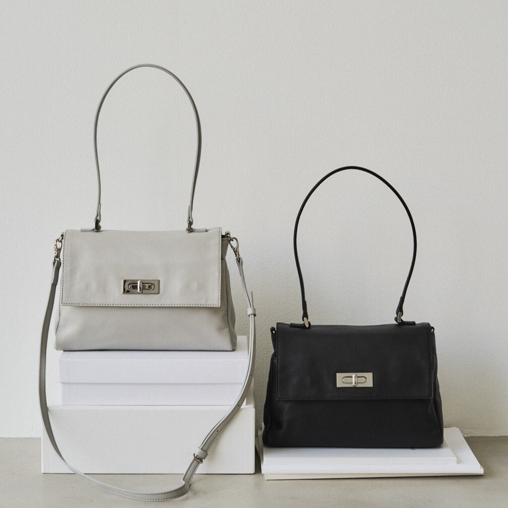 人気のSHOPPERがアップデートして再登場］レザー2WAYトートバッグ(CE