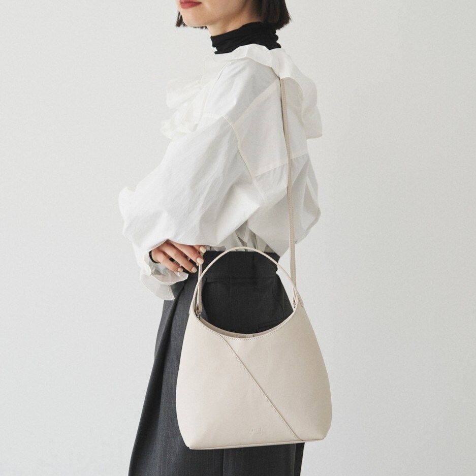 russet ショルダーバッグ 斜め掛け」の人気商品一覧 | 安い商品を通販