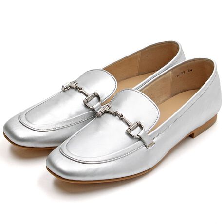 VvȃfUC̃rbg[t@[Bۂ݂̂XNGAgD^CvŁAւ̗DƏ炵͋C˔Ă܂B_炩ȃU[gpĂ̂ő肪ǂAނƂł肵ȂłB芴̂tbgq[₷A܂܂ȃV[Ŋ􂵂ĂꂻłB[^:245177]