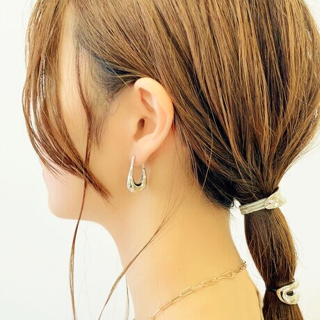 [^:1210904]VvŃgĥGOLDYIWifUC̃^b`sAXłBLb`AsAXz[ɒʂăJ`bƕ郏^b`sAX́A}XN̕RƂ̗݂yACeBό`Ac̃hbv^ŁAݍނ悤ɑ̂ŁARC60ǂ猩ĂfUCłBLb`ȂSzȂAXgXt[Ȃ̂|CgBJ[́ÂVo[AS[hNEWJ[̃sNVo[pӂ܂BVvŖÔȂfUCŃR[fBl[gI΂Al̃ItBXV[JWAȋxR[fɂĂ܂B