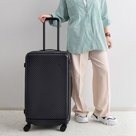 [^:05512]̗X^CɊY@\ƁAj킸g₷{̃J[fUCvXX[cP[XV[YAuRRgvBfUCƋ@\̂ЂƂЂƂɗƑfGɁAƉKɂȂACfAl܂Ă܂BwdԂ̒ȂǍGꏊłX}[gɎ^ׂAĒVGbg̃gN^CvB1[݂͌̂ו̂܂܎[ł̂ŁApbLȎIL܂BGLXph@\t65/78L^Cv5`7x̗soɂ߂ȃTCYłB[^^1^Cvt^̕t̂悤Ɏgpł1^CvBzeȂǂ̋Xy[XłAȃXy[Xŉו̏oꂪł܂B̂̂̂ŁA[₷pbLONNI2WAYtgI[vtg|PbgƂĂgp\ȁutgI[vvdlBQĒuƂ͉ɁAړɂ͏cɂJƂ\łBB ړ̂Ƃו̏oC˂Ȃł̂|CgB|Pbgg郁bV|PbgALt@Xi[łĂ悱JAǂłg₷|PbgzuBt^̃t@Xi[|PbǵAJ[fBKXg[Ȃǔđ傫̂̂ɕ֗łBd؂ShJ̒d؂́ANƊۂ߂ă{^ŗ߂邱Ƃ\BpbLOX[YɁBGLXph@\ŉוĂSȊg@\BTChɂĂt@Xi[JŁAeʂUP܂BgȂƂ̓t@Xi[߂Ă΃RpNgɁBLX^[Xgbp[dԂł̈ړȂǂŁA𗣂Ă]Ȃ֗ȃLX^[Xgbp[tB茳Ƀ{^zuĂ̂ŁA܂Ƀ^b`ő삪\łB~jobO֗ȃ~jobOtBƂhNz_[ƂāA肪ӂ肪ȈړɃX[cP[X̃nhɎtAOė̃~jobOƂĂg܂B񐫂ɗDAeՂɕ]\ȑoփLX^[Bg⎝ɍ킹4K\ȃvhCunhBJM̎sv3̃_CTSbNBfUC&J[{fBfUCɂHaNT炵uȂ݂Ȃ݂ȂȂ߃uv̗pB\ʂ͏ڗɂ}bgȎłB͖{̃J[ƂɈقȂfUC̋H{vgngpBȃjAXJ[̃{fBƃnh̃oCJ[fUCɃVo[̃^p[cANZgłB03FTElCr[09FtHOE[u11F\CEsN13FLhECG[Ƒp[gi[ƃVFAĎg郏g[̃VvfUCBgN^CvJ[łB01FWFbgEubN04FI[uEO[W点BȅƖ̊֌WɂAۂFقȂČꍇ܂B܂AĂ郂j^[̊ɂĂۂ̐FƑقȂꍇ܂B\ȂdlύXꍇ܂̂ł܂B