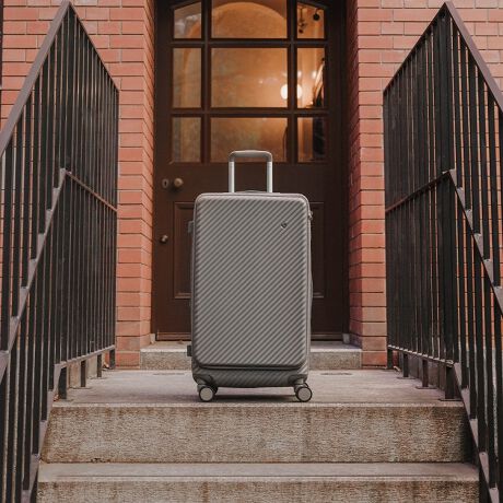 [^:05512]̗X^CɊY@\ƁAj킸g₷{̃J[fUCvXX[cP[XV[YAuRRgvBfUCƋ@\̂ЂƂЂƂɗƑfGɁAƉKɂȂACfAl܂Ă܂BwdԂ̒ȂǍGꏊłX}[gɎ^ׂAĒVGbg̃gN^CvB1[݂͌̂ו̂܂܎[ł̂ŁApbLȎIL܂BGLXph@\t65/78L^Cv5`7x̗soɂ߂ȃTCYłB[^^1^Cvt^̕t̂悤Ɏgpł1^CvBzeȂǂ̋Xy[XłAȃXy[Xŉו̏oꂪł܂B̂̂̂ŁA[₷pbLONNI2WAYtgI[vtg|PbgƂĂgp\ȁutgI[vvdlBQĒuƂ͉ɁAړɂ͏cɂJƂ\łBB ړ̂Ƃו̏oC˂Ȃł̂|CgB|Pbgg郁bV|PbgALt@Xi[łĂ悱JAǂłg₷|PbgzuBt^̃t@Xi[|PbǵAJ[fBKXg[Ȃǔđ傫̂̂ɕ֗łBd؂ShJ̒d؂́ANƊۂ߂ă{^ŗ߂邱Ƃ\BpbLOX[YɁBGLXph@\ŉוĂSȊg@\BTChɂĂt@Xi[JŁAeʂUP܂BgȂƂ̓t@Xi[߂Ă΃RpNgɁBLX^[Xgbp[dԂł̈ړȂǂŁA𗣂Ă]Ȃ֗ȃLX^[Xgbp[tB茳Ƀ{^zuĂ̂ŁA܂Ƀ^b`ő삪\łB~jobO֗ȃ~jobOtBƂhNz_[ƂāA肪ӂ肪ȈړɃX[cP[X̃nhɎtAOė̃~jobOƂĂg܂B񐫂ɗDAeՂɕ]\ȑoփLX^[Bg⎝ɍ킹4K\ȃvhCunhBJM̎sv3̃_CTSbNBfUC&J[{fBfUCɂHaNT炵uȂ݂Ȃ݂ȂȂ߃uv̗pB\ʂ͏ڗɂ}bgȎłB͖{̃J[ƂɈقȂfUC̋H{vgngpBȃjAXJ[̃{fBƃnh̃oCJ[fUCɃVo[̃^p[cANZgłB03FTElCr[09FtHOE[u11F\CEsN13FLhECG[Ƒp[gi[ƃVFAĎg郏g[̃VvfUCBgN^CvJ[łB01FWFbgEubN04FI[uEO[W点BȅƖ̊֌WɂAۂFقȂČꍇ܂B܂AĂ郂j^[̊ɂĂۂ̐FƑقȂꍇ܂B\ȂdlύXꍇ܂̂ł܂B