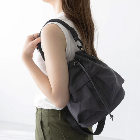 [^:93431]wRpNgȂ̂ɂI[͂2WAYВ^V_[obOxOƓɌv5̃|PbgtĂ邽߁Aו𕪂Ď[łg聝̃V_[obOB̓̋CR[fɂĎ΂ߊ|莝ł2WAY^CvIig痷sȂǁALV[ő劈􂵂܂B|Cg1.v5̃|Pbgtŉו̐ڂɕ֗OƓ킹5̃|Pbgtōׂ̂̎[LxɂłăJo̒ŕႲႹSITCh̃t@Xi[|PbǵAX}[gtHzȂǂɎoACe[̂ɂ҂BKvȎɃTbƎo邩AƂĂ֗łI2.ʂȂfUCŃ}}YgIVvŃX^CbVȃfUĆAʖ킸YgႤIו̑}}Aɂd󂳂̂ŁAƑ݂ȂŃVFAĎg܂3.͂₷iCn\̐n͐͂₷iCnȂ̂ŁẢJ⃌W[̎łSIShł͂܂񁟃ACeXybNTCYH300~W280~D140 (PʁFmm) ̏ïׁAiKŌ̍܂BfށFiC^|GXeБdʁF240gTCY v