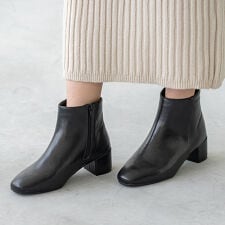 スクエアトゥ ショートブーツ