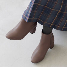 スクエアトゥ ショートブーツ