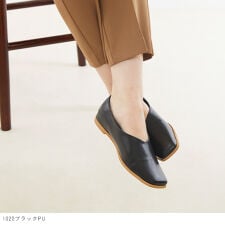 スクエアトゥ Vカット パンプス [ menue メヌエ ]