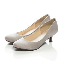 フリューン(flune)のスエード アーモンドトゥ パンプス