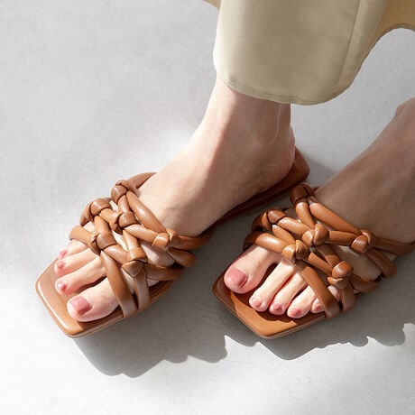 [^:21083]w`[uXgbvڂ䂭ꂳ܂1xƌ񂾃`[uXgbṽfUCɂȃANZgBӂƂ炩̂ŁAL̕OłɓݒɂȂɂIgDƃJJgp΂LȃXNGAfUCŁAꂽꊴoB|Cg1.ƗĂɏo邳Ƒ邾A肪ǂĂĂႤIsȂǂ̒Ԃ̈ړߕt邱ƂȂbNXĉ߂܂B2.؂񂱂璷ԗĂɂq[͖̍1cmƂقڍȂ̂ŁASB肨oy߂܂B3.̏ՌzI2d̍C\[C\[̍EVANbVɂ镉ׂyB̏d̂镔ɂ̓NbV2dɏd˂Ă̂ŁAԗĂXgXt[B4.ɂĈSȃAEg\[S\[̓ot|čׂaAnʂƂ̖C傫Ȃ芊ɂIq[̃gbvtgɂaAnʂɈĂĈSBTCYIтɍĂ܂񂩁H_X^btĂ݂܂I^ / iTCY:22.0cmyEz IԃTCYS S͗tBbgđS̓IɃsb^BܐƂ15mmA͂قڂƂȂBSS͗ōbl܂葫OɓȂ̂őIׂȂB ͂܂ / iTCY:23.5cmy2Ez IԃTCYM M͑S̓IɃsb^Bܐ͂ƂȂB͖5mm̂ƂBAbp[_炩ɂȂɂBL͂ɂ߁Bܐ͖10mm̂ƂA͖5mm̂ƂB  / iTCY:24.0cmyDz IԃTCYL L͑S̓IɃsb^BܐƂ20mmA͒xBM͑S̓IɃLcCB ̌`ɂ͌l܂BX^btz͎QlxɂlBACeXybNTCYySS(21.0`21.5cm)z(،^)F22.3cm/(،^)F8.1cmyS(22.0`22.5cm)z(،^)F23.3cm/(،^)F8.3cmyM(23.0`23.5cm)z(،^)F24.3cm/(،^)F8.5cmyL(24.0`24.5cm)z(،^)F25.3cm/(،^)F8.7cmyLL(25.0`25.5cm)z(،^)F26.3cm/(،^)F8.9cmy3L(26.0`26.5cm)z(،^)F27.3cm/(،^)F9.1cmfڃTCÝAC̃Xg(،^)̃f[^łB̏ïׁAiKŌ̍܂Bq[̍F1.0cmfށFvБdʁF165gCYF2Ey@\zF NbV  NbV 炩 _炩 ׂɂ ɂȂ ₷ Ȃ ɂyV[zF f[g ł o JtF VbsO  U }C U fC[  ig g ʗyfUCzF T_ ҂ݍ ҂ bV ܐ悠 `[uXgbvy߃J[zF  zCg  ubN  uE