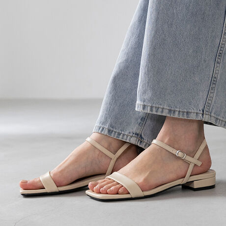 [^:22083]wpȂIBꂽ@\ŎMėwbT_xxڂ͐ꂽXgbvT_Ȃ̂ɁAXgbv̓ɉBSdނƂŁAЎŃTbƊȒPɗႤBɁIXgbvŃTCYł̂ŁȂɂ҂tBbgB͒EyȁAȂ̔閧BT_łB|Cg1.閧̉BSŕbÎXgbv̓ɂ́ALk̗ǂSBĂāÃSbIɂƐLтăTbƗ܂B܂AƂ悭LkĉKɁB2.ꂢߎgłAꂽfUC悭TbƗT_ƁASیAǂĂCȂfUCŁAJWAgłȂłˁB̃T_ȂAVvŐꂽfUCǂȃR[fɂ킹₷A[h[űɁBig͂AItBXV[Aqf[gȂǂ̑؂ȓ̑ɂAMč킹A܂ɑl̏̂߂̃T_łB3.TCYOKőɃsb^IpfGɁBTbƗ̂͊ǁATCYłȂĂԂԂAtɃLcĒԗ̂hcByɗĂTCYĂȂƕÂ炢łˁB5̌ŃTCYł̂ŁȂɂ҂tBbgITCY҂肾ƁAsRɂȂpfGɁB4.炩ĉKȃCjOC̗̃CjO(G镔)ɂ́A炩ngĂ̂ŁA肪ƂĂDBؚȃXgbvłACCꂵÂ炭ĉKłB5.ɂI闝RC\[ɂ́AɑɊՌz鍂NbV̗pBւɂAƑ̂|CgBɁAAEg\[iCjɏ_ȑfނ̗p邱ƂŋȐ悭ȂAݍ񂾑̓ɓށIRȑ̓ɂȂ̂ŁAԂ̂łɂĉKɁBACeXybNTCYySS(21.0`21.5cm)z(،^)F22.2cm/(،^)F7.7cmyS(22.0`22.5cm)z(،^)F23.2cm/(،^)F7.9cmyM(23.0`23.5cm)z(،^)F24.2cm/(،^)F8.1cmyL(24.0`24.5cm)z(،^)F25.2cm/(،^)F8.3cmyLL(25.0`25.5cm)z(،^)F26.2cm/(،^)F8.5cmy3L(26.0`26.5cm)z(،^)F27.2cm/(،^)F8.7cmfڃTCÝAC̃Xg(،^)̃f[^łB̏ïׁAiKŌ̍܂Bq[̍F2.0cmfށFv^@ەБdʁF175gM(23.0`23.5cm) vCYFDTCYIтɍĂ܂񂩁H_̏ĩTCY^߁@@傫߂̏íu⏬߁ṽTCYƂȂĂ܂Bz悭mF̂wB_X^btĂ݂܂I^iTCYF22.0cm EIԃTCYFM邢@@M͂ܐƂƂɖ10mmƂ肪邪AOXgbv҂BS͑͂҂肾AOXgbvw̍ɓĒɂBiTCYF22.5cm DIԃTCYFS邢@@S͑S̓Iɂ҂ŕЎŗBM͑S̓Iɂ邢BܐAƂƂɂƂ10mmBiTCYF23.0cm EIԃTCYFM邢@@M͂ܐƂ15mmł߂ÕXgbv₫߁BS͑S̓IɂBiTCYF23.5cm 2EIԃTCYFM邢@@M͑S̓Iɂ҂BЎłƗ̂ꂵBiTCYF24.0cm DIԃTCYFL邢@@L͑Xgbv҂BܐƂ5mmA͒xBM͑S̓IɂBiTCYF24.5cm DIԃTCYFL邢@@L͑ܐ5mm̂Ƃł҂BLL͑Ȃ]ĂB̌`ɂ͌l܂BX^btz͎QlxɂlB