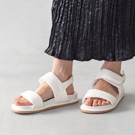 [^:21096]wԂ̎ɕ܂Ă悤ȂӂƊIɂȂɂIɂ@pfbgT_xSn̗ǂD]́uɂV[YvɑҖ]̃XgbvT_oI̋ɂT_1Ԃ͉̓ƂĂXgbv̂炩B܂ŐԂ̎ɕ܂Ă邩̂悤Ȏ̗SnłB|Cg1.ӂI炩ɊXgbvڂӂӂȃXgbv̒g6mm̍X|WB̃X|ŴŊ悤ȗSñT_ɁIړ鐶n炩A̗DɂđIт܂B2.ǂȑ̌`ɂtBbgI&EȒP̃Xgbv͖ʃt@Xi[ɂȂĂȂɍ킹Ē߉\BbAbALAǂȕł҂tBbg̊Ă炦܂Iƕ̋łTCY𒲐߉\Iƕ͂߂ɒ߂Ă΃TbƒEł̂ŖZꂵ3.NbV̒&{ŔɂA{͂肵AȂ₷炩̑fނIт܂BNbV̂ŕƂɔɂ̂łBACeXybNTCYyS(22.0`22.5cm)z(،^)F23.4cm/(،^)F8.3cmyM(23.0`23.5cm)z(،^)F24.4cm/(،^)F8.5cmyL(24.0`24.5cm)z(،^)F25.4cm/(،^)F8.7cmyLL(25.0cm)z(،^)F26.4cm/(،^)F8.9cmfڃTCÝAC̃Xg(،^)̃f[^łB̏ïׁAiKŌ̍܂Bq[̍F1cmfށFvБdʁF330gM(23.0`23.5cm) vCYF2ETCYIтɍĂ܂񂩁H_X^btĂ݂܂I^iTCYF22.0cm EIԃTCYFS邢@@S͂Ƃɖ5mmƂ肠BOXgbv邢B̌C킹҂肭炢BiTCYF22.5cm DIԃTCYFS邢@@S͑S̓Iɂ҂BM͍bAƃXgbv͒ė邪AOXgbv邢BiTCYF23.0cm EIԃTCYFM邢@@M̓Xgbv߂ΖȂxBܐƂ5mmBS͑₫Ƃ5mm͂ݏoBiTCYF23.5cm 2EIԃTCYFM邢@@M͏Ƃ͂ݏôLIԁBiTCYF24.0cm DIԃTCYFL邢@@L͑Xgbv҂BܐAƂƂɂƂȂ҂BiTCYF24.5cm DIԃTCYFLL邢@@LL͑ܐƂƂɖ5mm̂ƂBL͑ܐƂƂɂƂȂBlIɂ͏Ƃ肪~̂LLIԁB̌`ɂ͌l܂BX^btz͎QlxɂlB