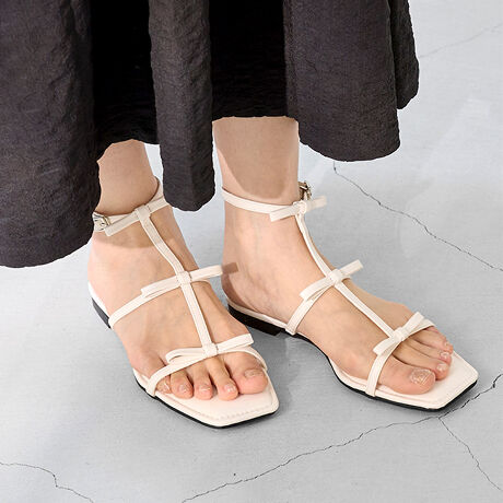 [^:21094]w~j{`[tlIؚXgbvT_x3{̍׃Xgbv{b̏cXgbvؚAJWAȂ̂ɃLCɂ܂Ƃ܂tbgT_BÂȂׂ߂̃{ƁAXgbv璆~܂Ńg[ł܂Ƃ߂fUClۂBǂȃR[fɂ킹₷mg[ƃjAXu[3FWJł􁃃|Cg1.׃Xgbvɂ肰Ȃ{XgbvɉĂꂽ{肰ȂvX邩AÂȂlȃoXɁBؚɌĂאg̃Xgbv͑z[hė₷2.XgbṽSLтĕSybXgbv͕tSɂȂĐLтdlBɂƂɃSLтčbւ̕SȂĂāAb̍CɂȂ̑ɂ₷łB3.E₷߉\ȃXgbvANXgbv́A5̌̈ʒuςĒ߉\BStbNłƂOł̂ꂵ|Cgł4.Ռz鍂NbVC\[ƒe͂̂鍂NbVƂɑ̏d̂镔₳T|[gBՌzAԂ̕słւɂyI5.ɂĈSȃAEg\[AEg\[i{j͍SfނgpBnʂƂ̖C傫ȂA蓥ݏo܂BAEg\[̃t`͎΂߂ɍA肵ۂɁBACeXybNTCYySS(21.0`21.5cm)z(،^)F22.0cm/(،^)F8.6cmyS(22.0`22.5cm)z(،^)F23.0cm/(،^)F8.8cmyM(23.0`23.5cm)z(،^)F24.0cm/(،^)F9.0cmyL(24.0`24.5cm)z(،^)F25.0cm/(،^)F9.2cmyLL(25.0`25.5cm)z(،^)F26.0cm/(،^)F9.4cmy3L(26.0`26.5cm)z(،^)F27.0cm/(،^)F9.6cmfڃTCÝAC̃Xg(،^)̃f[^łB̏ïׁAiKŌ̍܂Bq[̍F1.0cmfށFvБdʁF160gM(23.0`23.5cm) vCYF2ETCYIтɍĂ܂񂩁H_X^btĂ݂܂I^iTCYF22.0cm EIԃTCYFS邢@@S͂ܐ5mmx̂Ƃ肠BXgbv邢̍ۃX[YȂ̂ŖȂBiTCYF22.5cm DIԃTCYFS邢@@S͑Xgbv߂Ȃ̂Ō1߂ɂėBSS͑S̓Iɂ₫BiTCYF23.5cm 2EIԃTCYFM邢@@M͂҂BL͏߂őĂ܂̂MIԁBiTCYF24.0cm DIԃTCYFL邢@@L͑Xgbv҂BܐƂ15mmA͖5m͂ݏoBM̓XgbvBiTCYF24.5cm DIԃTCYFLL邢@@LL͂ܐɖ5mm̂ƂBL͂ܐɂƂȂB̌`ɂ͌l܂BX^btz͎QlxɂlB